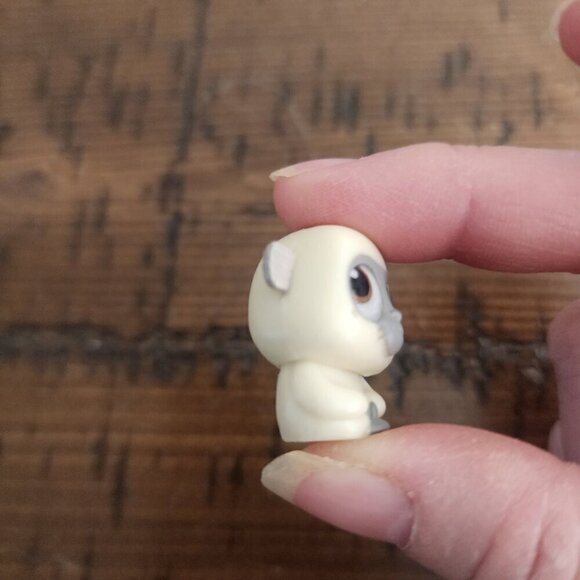 Disney Doorables Series 6 "Uka" from Raya and the Last Dragon - Picture 4 of 10